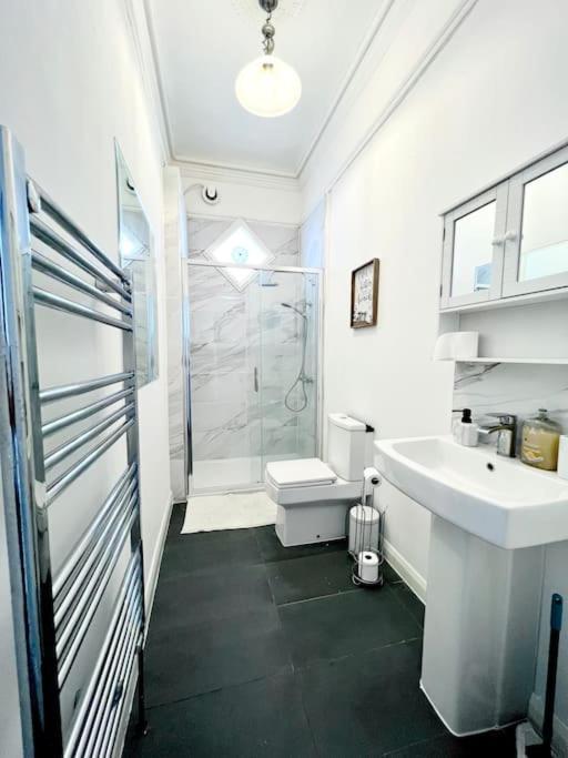 Flat 4 Marine Parade House, 1 East Cliff- Next To Dover Port, White Cliffs, Beach, Castle Dış mekan fotoğraf
