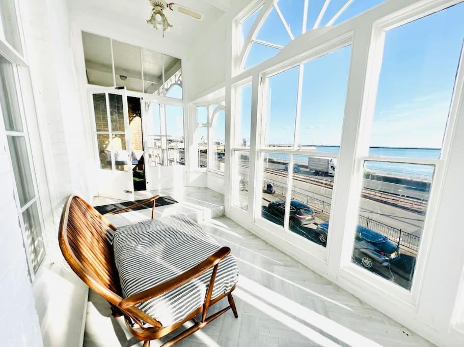 Flat 4 Marine Parade House, 1 East Cliff- Next To Dover Port, White Cliffs, Beach, Castle Dış mekan fotoğraf