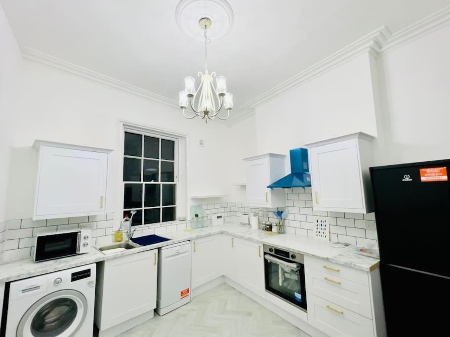Flat 4 Marine Parade House, 1 East Cliff- Next To Dover Port, White Cliffs, Beach, Castle Dış mekan fotoğraf